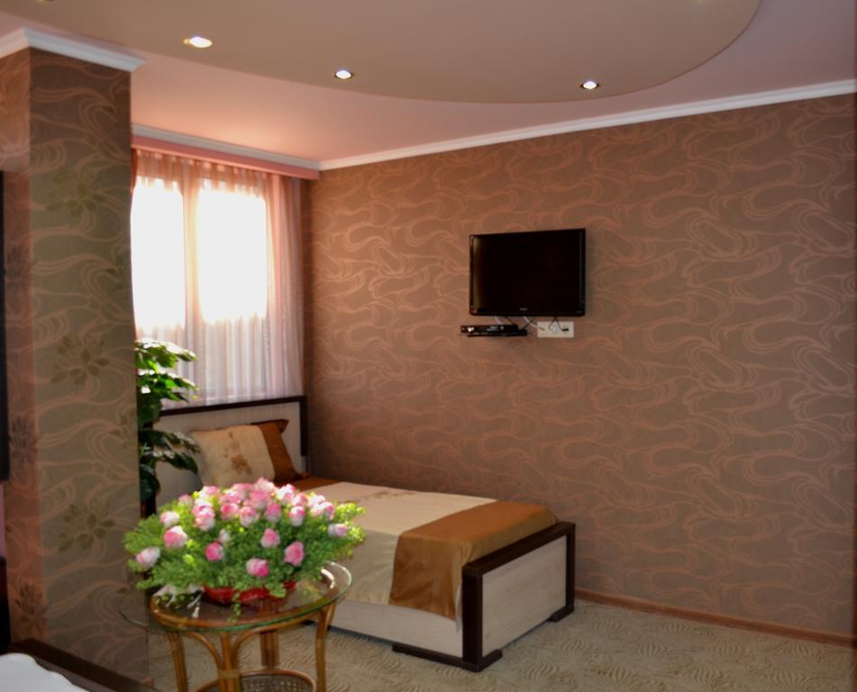New Baxos Hotel Erevan Quarto foto